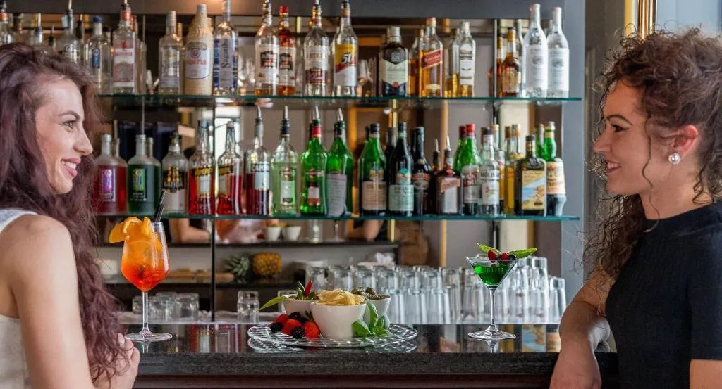 Bar, Hotel Villa Porro Pirelli, Milan