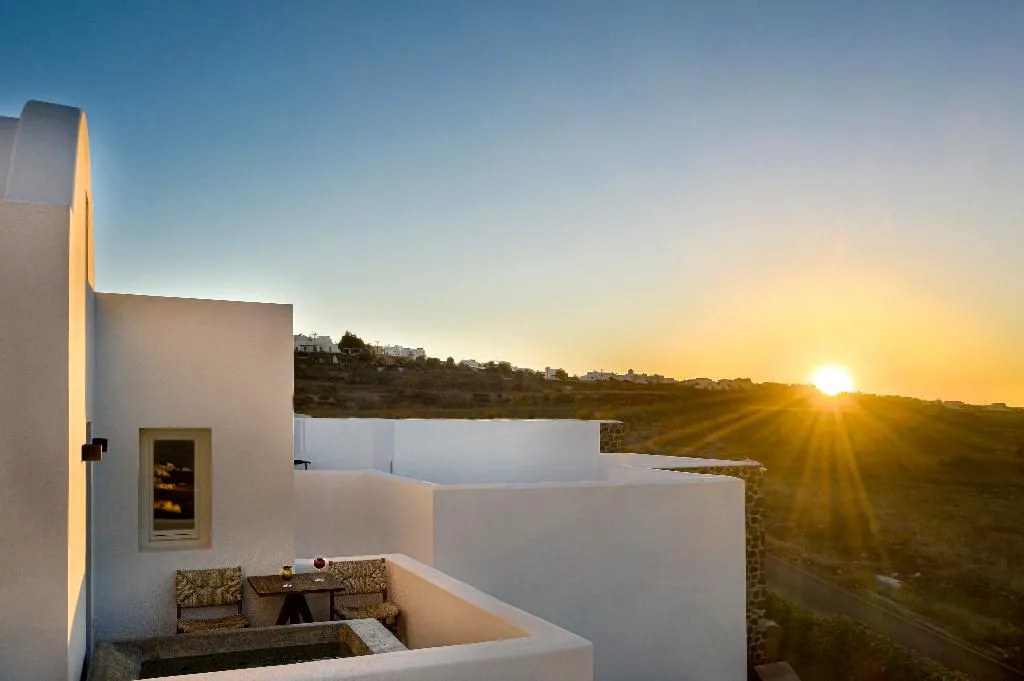 SUITE WITH JACUZZI Room, Secret View Hotel, Santorini