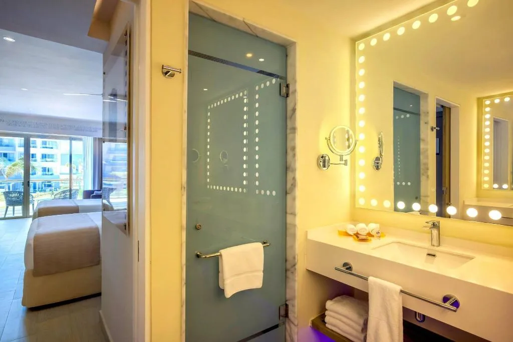 Room, Planet Hollywood Adult Scene - All-Inclusive Resor, Cancun Area