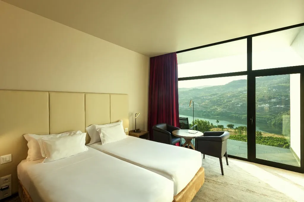 TWIN RIVER VIEW Room, Douro Palace, Porto