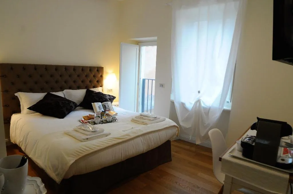 Room, Magia A Trilussa, Rome