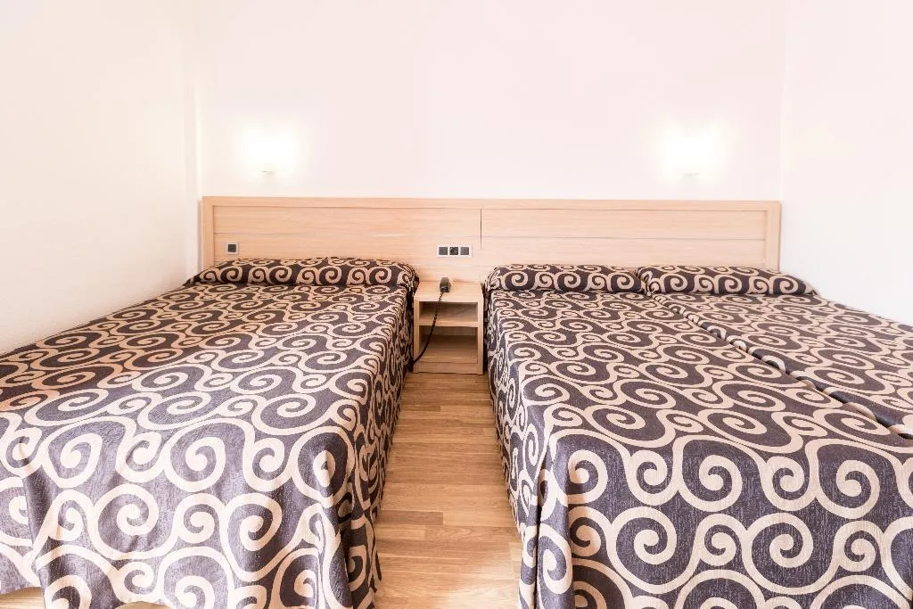Room, Tossa Beach Center, Costa Brava
