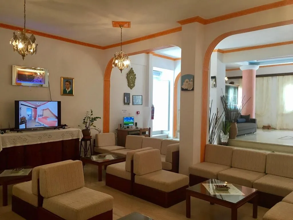 Lobby, Lodos, Santorini
