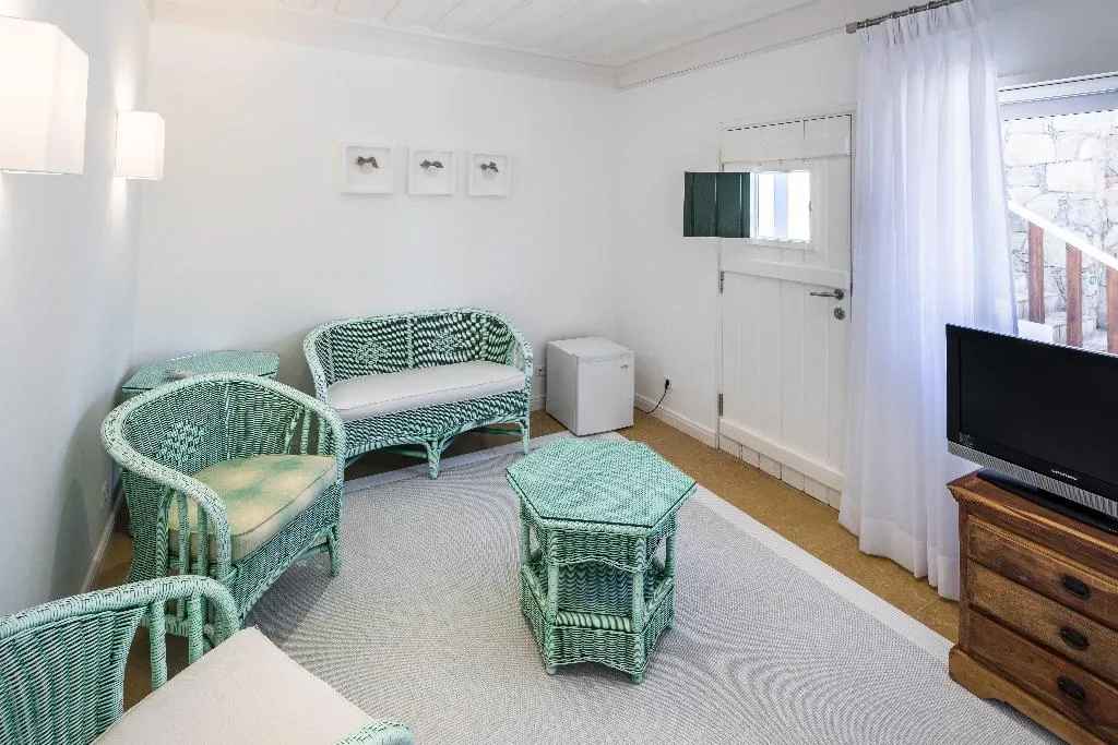 VILLA SIX BEDROOMS WITH PRIVATE POOL Room, Shantivillas, Algarve