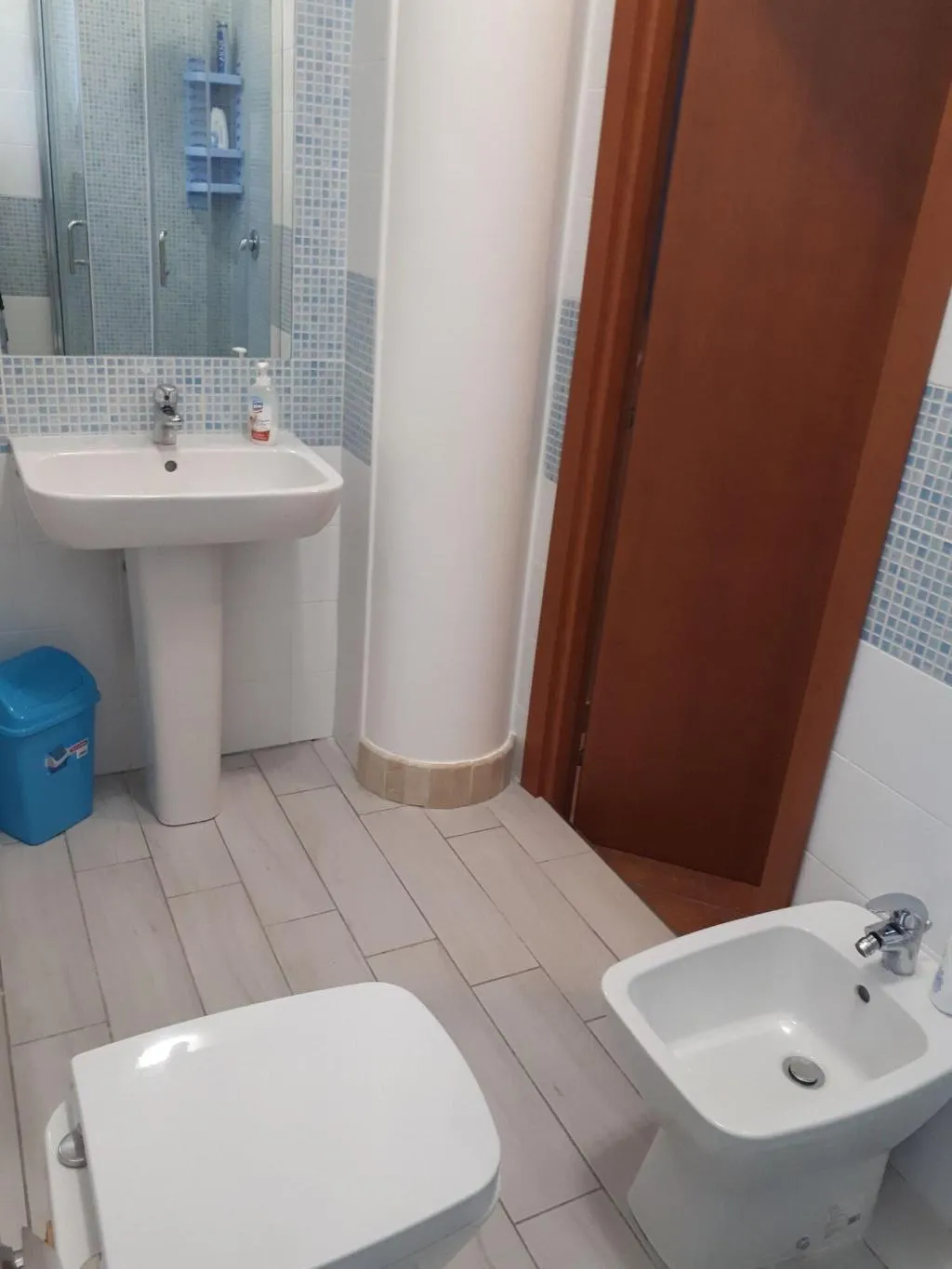 Room, Home To Fly, Naples