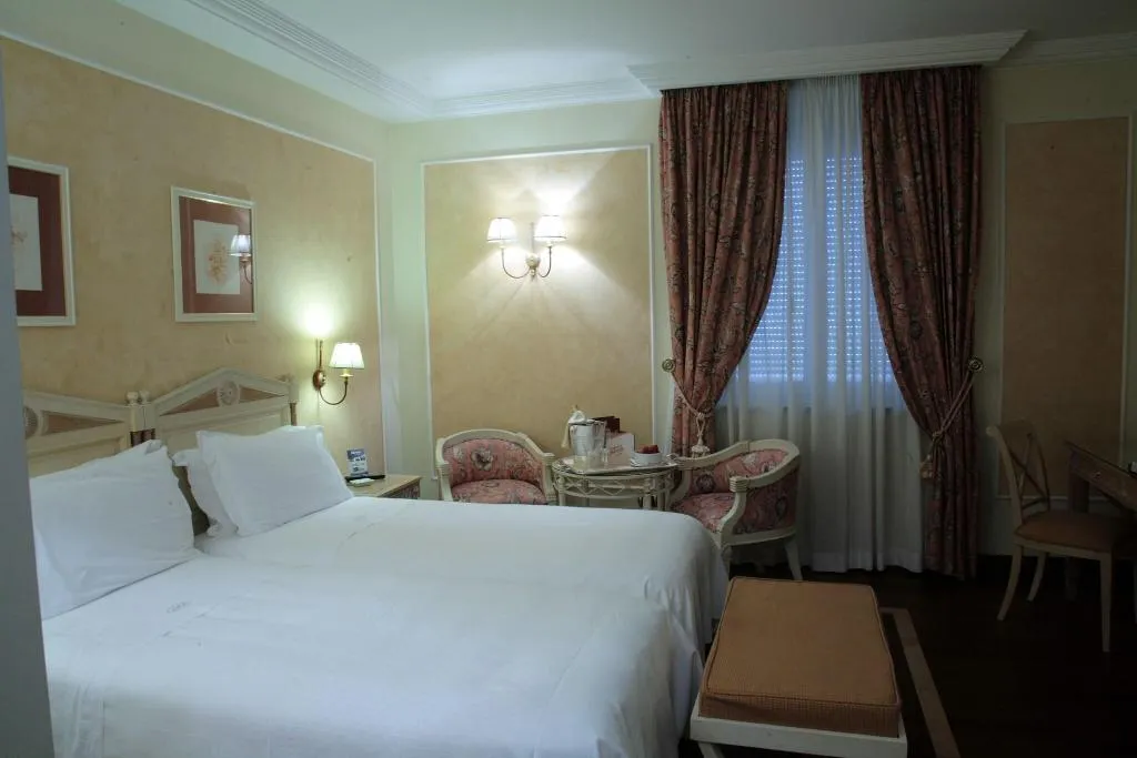 DOUBLE SUPERIOR Room, Palazzo Alabardieri, Naples