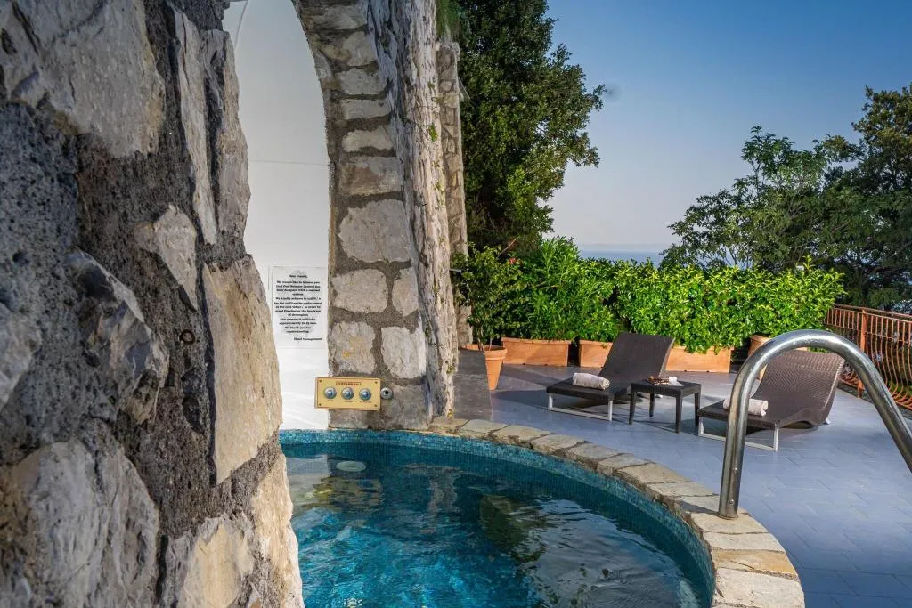 Pool, Belair, Naples
