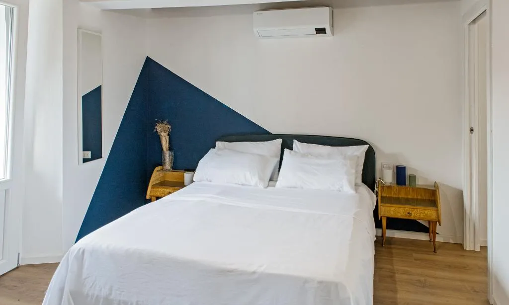 APARTMENT TWO BEDROOMS TWO BATHROOMS Room, Stresa Complex Levoasi, Milan