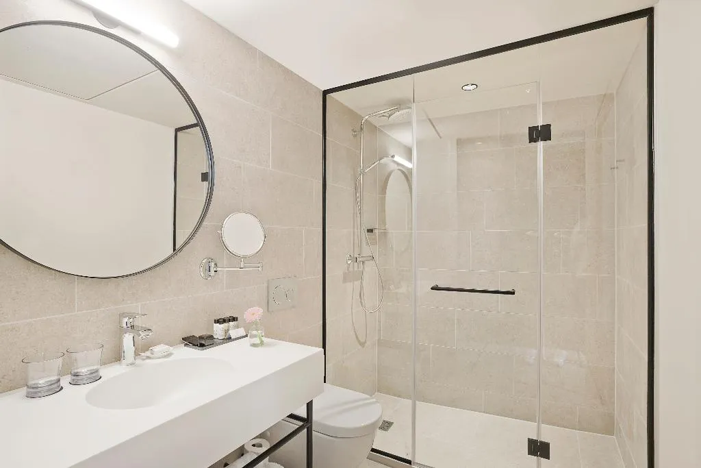 DOUBLE EXECUTIVE CANAL VIEW Room, Pestana Amsterdam Riverside, Amsterdam