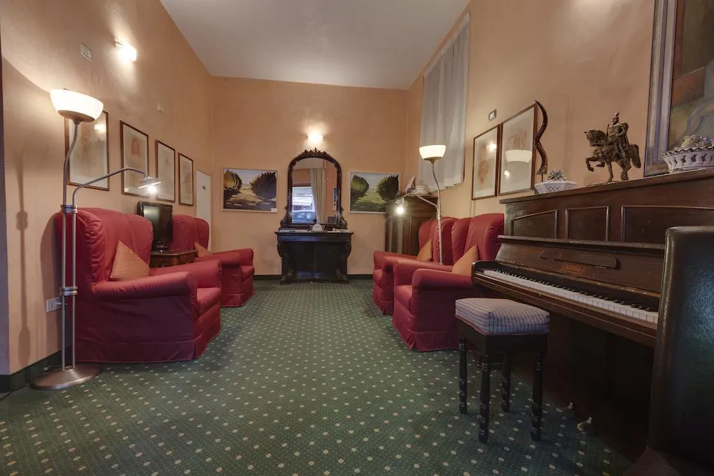 Lobby, Arizona, Florence