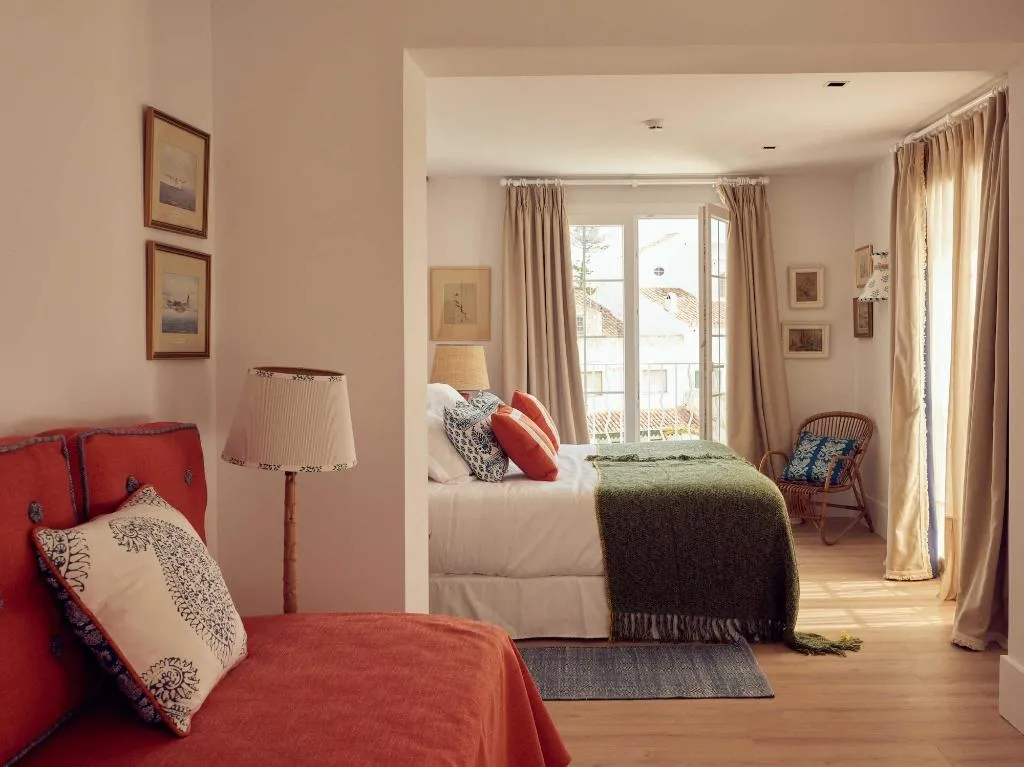 Room, Cristine Bedfor, Menorca