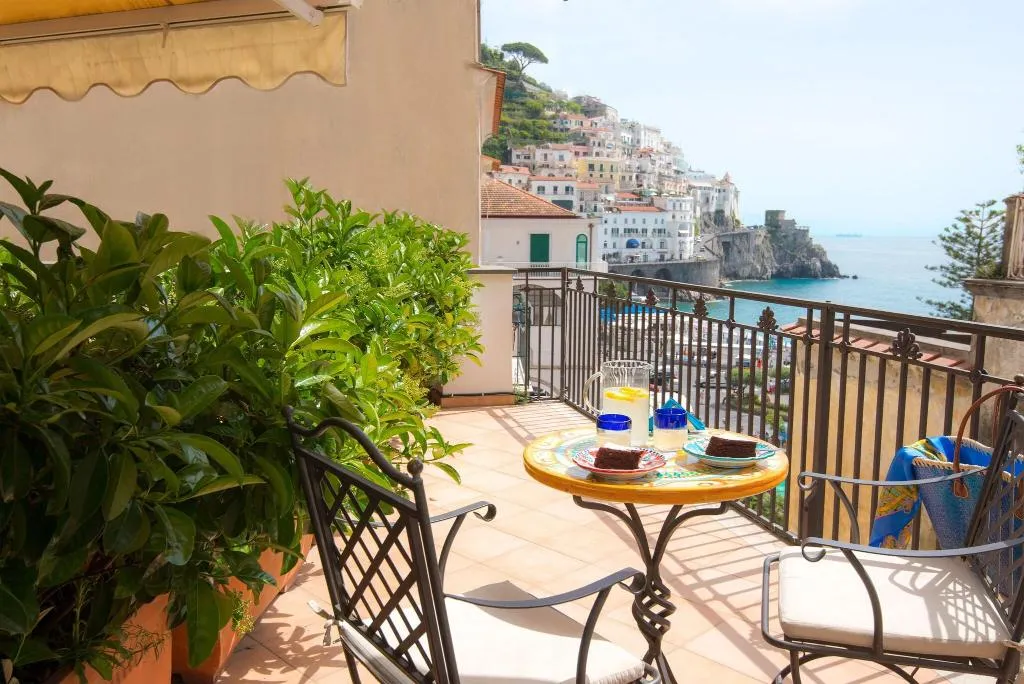 General view, Residenza Pansa, Naples