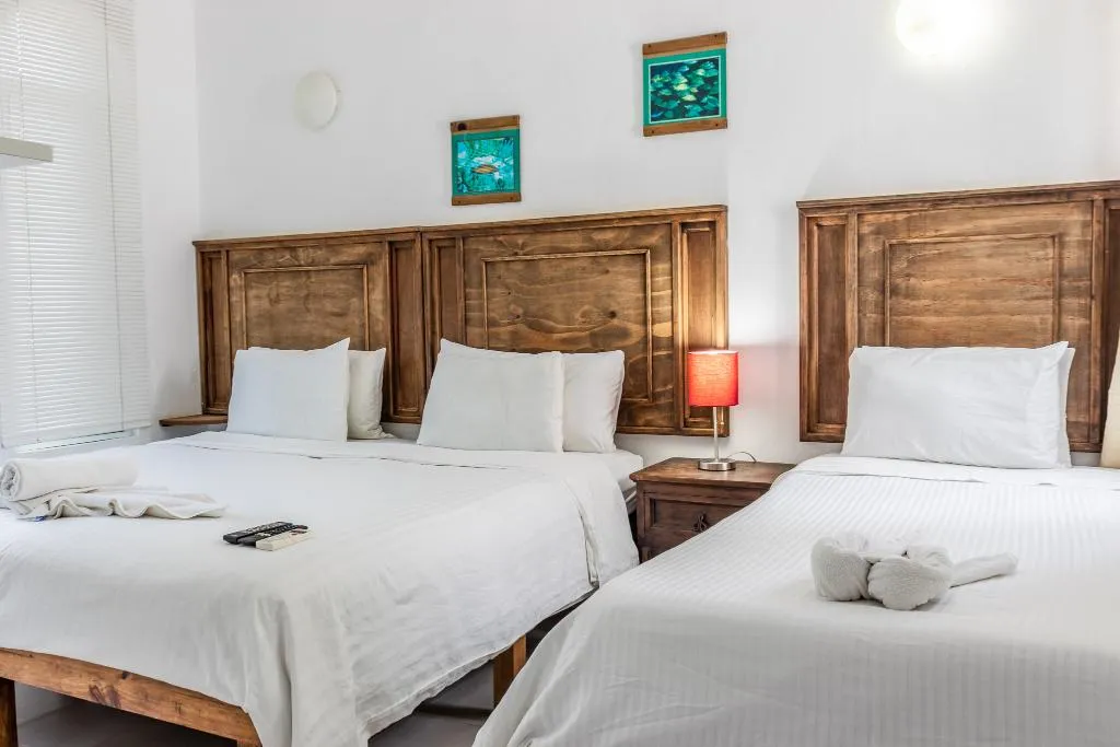 FAMILY ROOM THREE BEDS Room, Casaejido, Playa Del Carmen