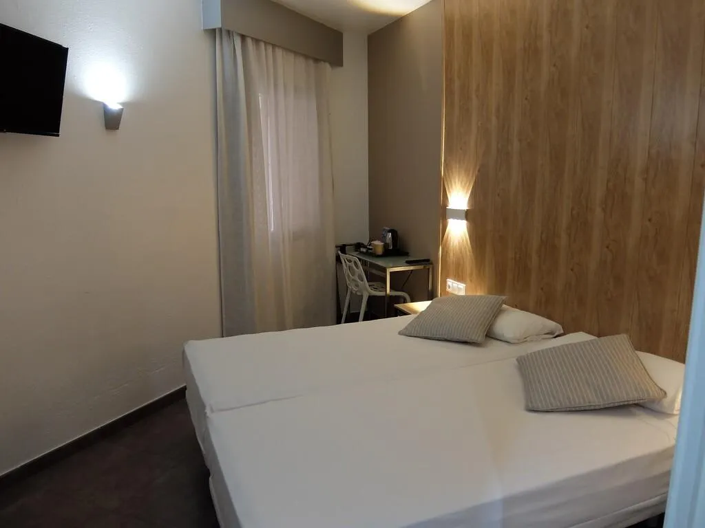 Double or Twin INNER Room, Medicis, Barcelona
