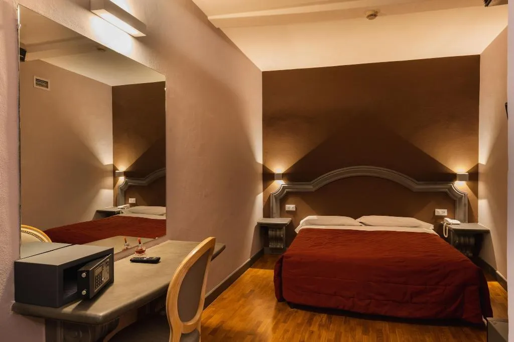 TRIPLE STANDARD Room, Unicorno, Florence