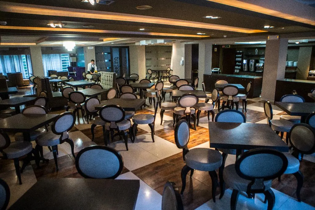 Restaurant, Metropolitan, Halkidiki