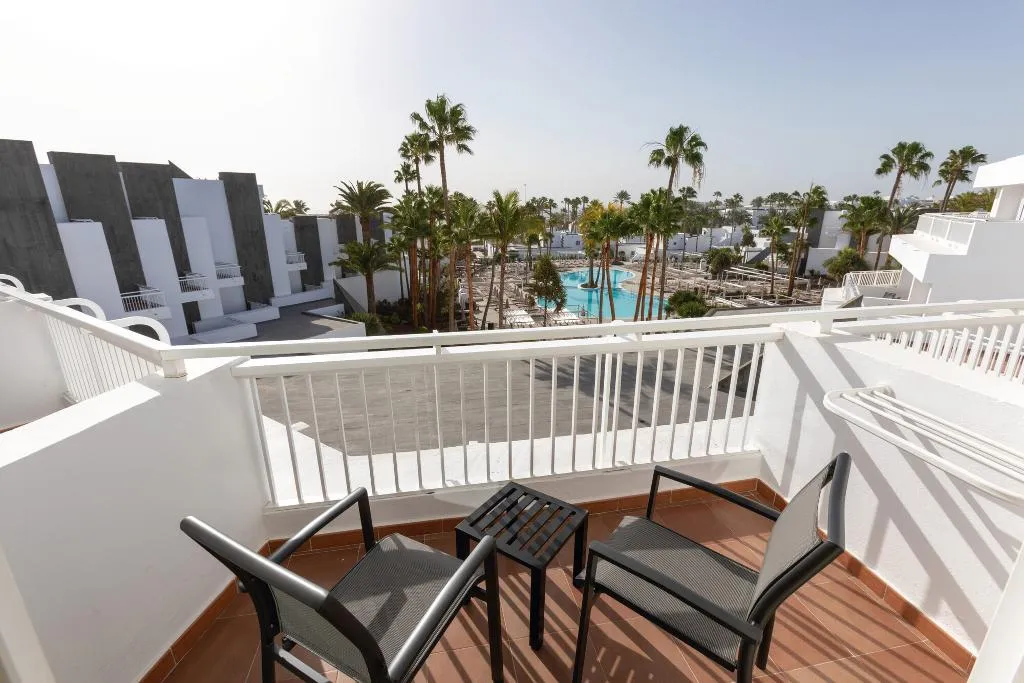SUITE GARDEN VIEW Room, Hotel Riu Paraiso Lanzarote - All Inclusive, Lanzarote
