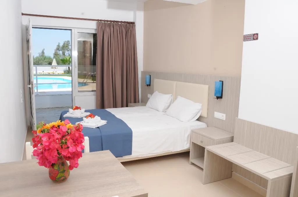 STUDIO SUPERIOR POOL VIEW Room, Mastorakis Studios, Crete