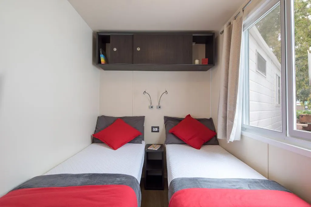 MOBILE HOME TWO BEDS Room, Camping Village Laguna Blu, Alghero