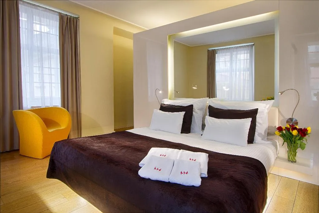 Double or Twin DELUXE Room, Three Storks Hotel, Prague