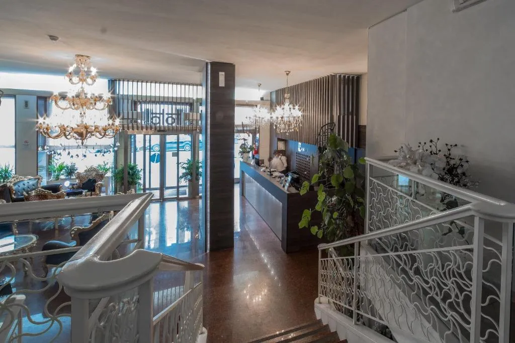 Lobby, Canova, Milan