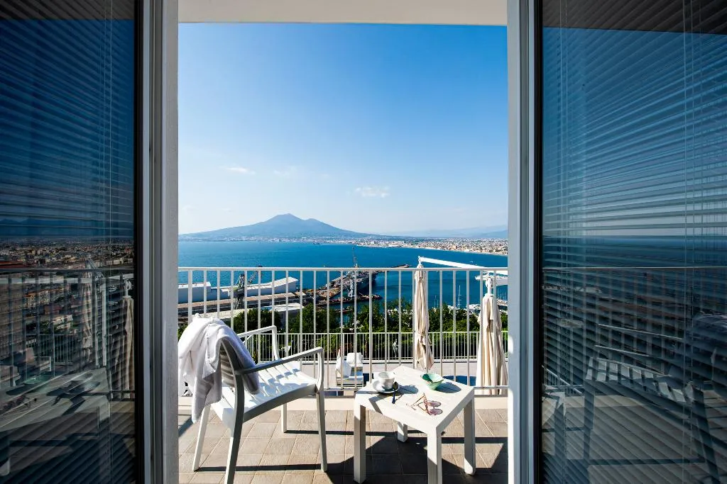 Double or Twin SEA VIEW Room, Relais Manfredi, Naples