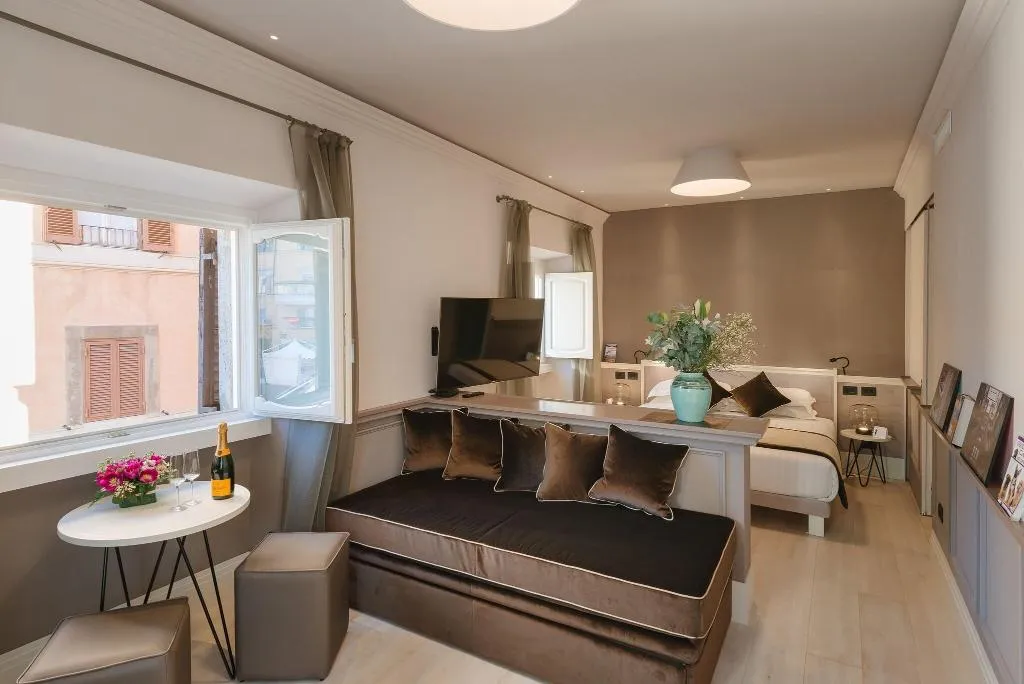 JUNIOR SUITE THREE BEDS Room, Rhea Silvia Luxury Navona, Rome