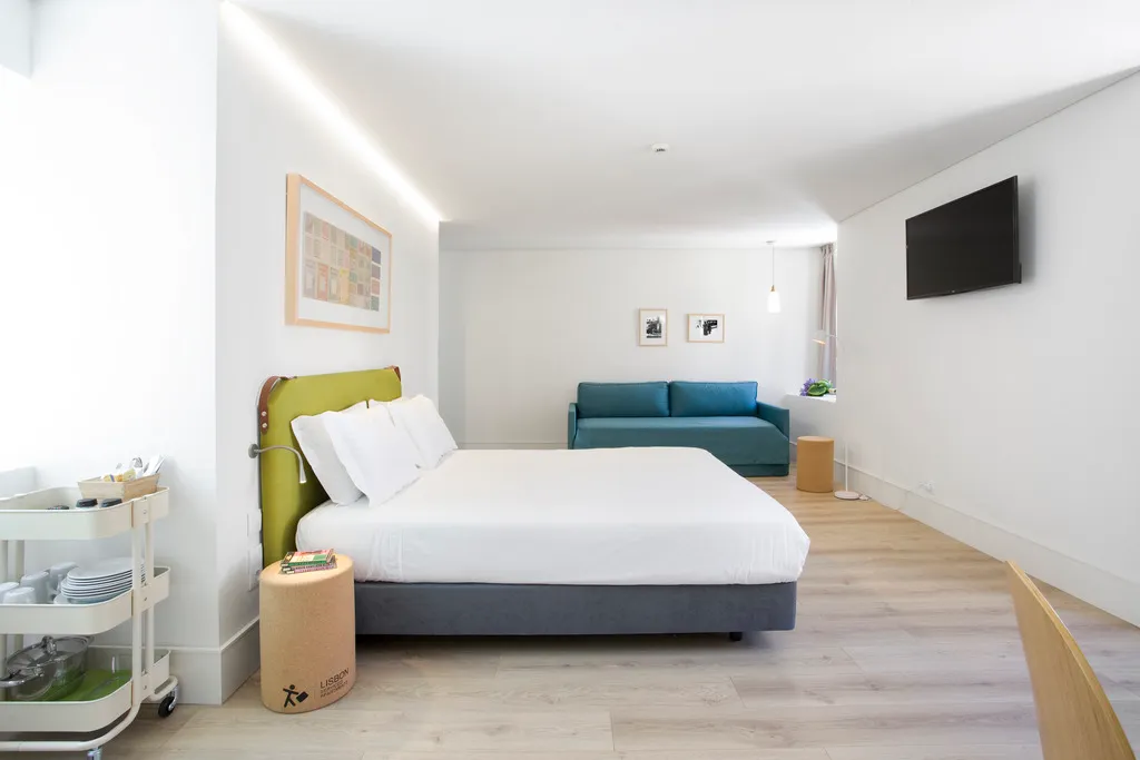 STUDIO DELUXE Room, Lisbon Serviced Apartments - Ascensor da Bica, Lisbon