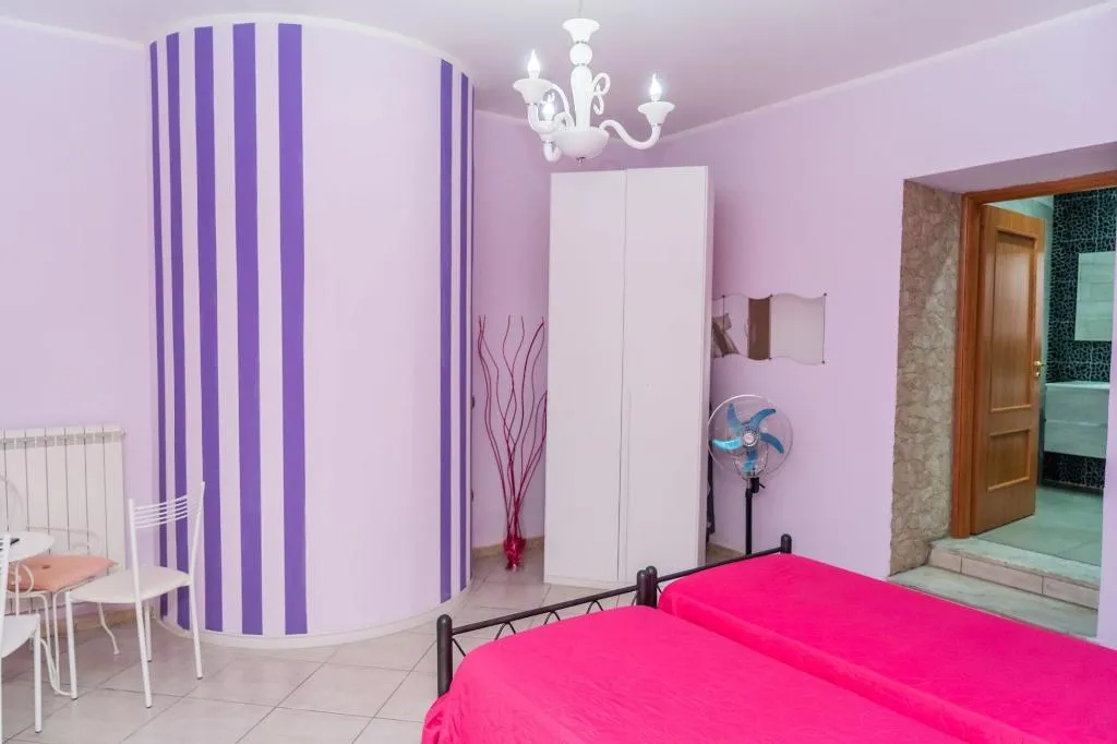 Room, Sanfralù, Naples