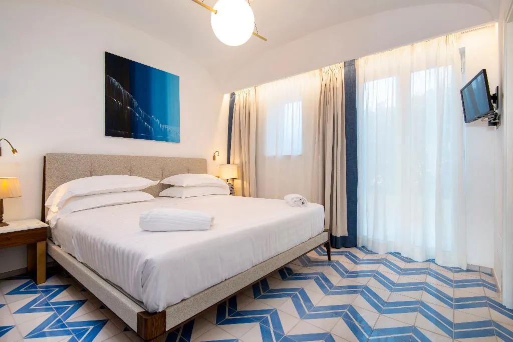 VILLA EXECUTIVE KING BED Room, Orablu Exclusive Villas, Naples