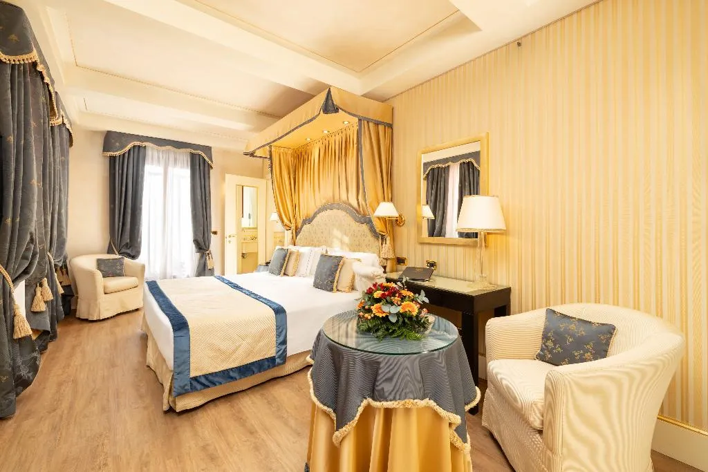 JUNIOR SUITE CAPACITY 2 Room, A La Commedia, Venice