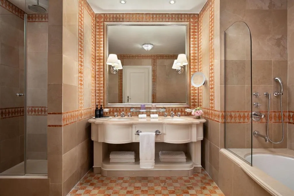 DOUBLE PREMIUM WITH VIEWS Room, St Regis Florence, Florence
