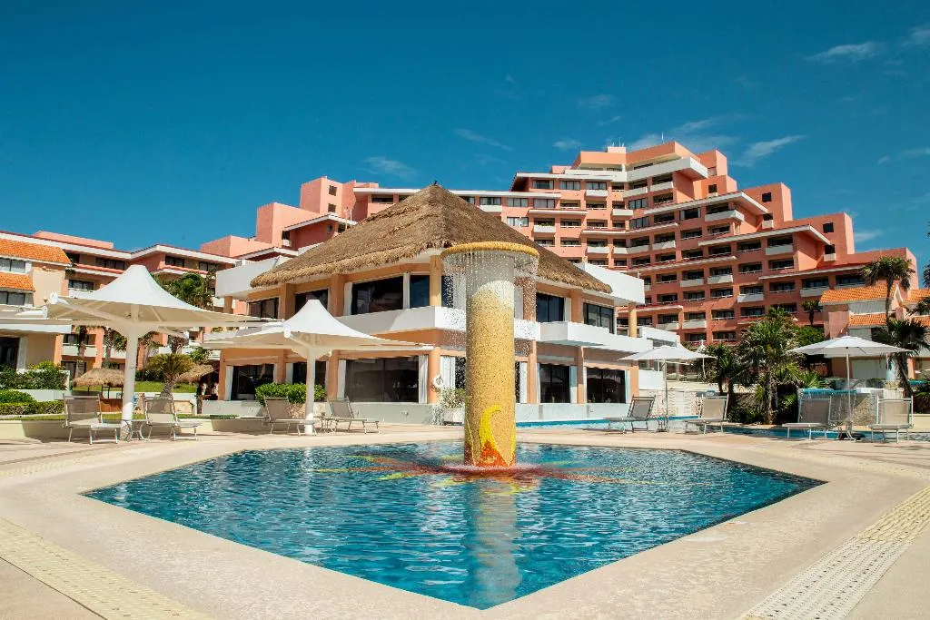 Pool, Wyndham Grand Cancun All Inclusive Resort & Villas, Cancun Area
