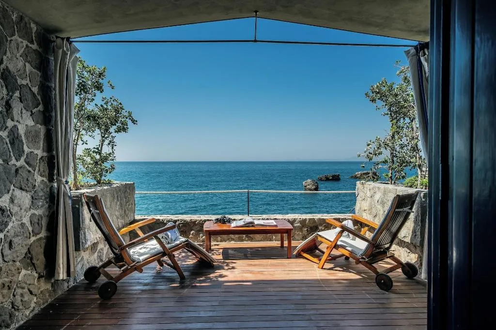 Room, Capo La Gala Hotel & Wellness, Naples