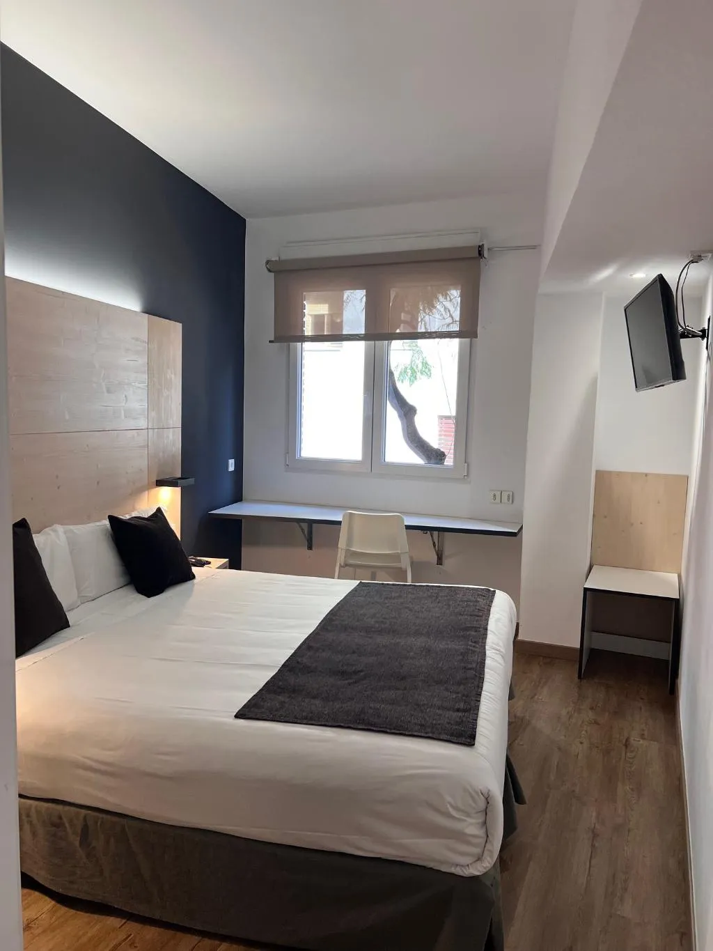 DOUBLE WITH DOUBLE BED Room, Hotel Travessera, Barcelona