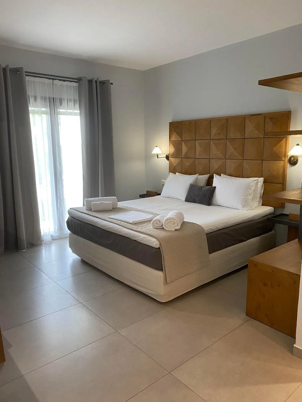 STUDIO DELUXE ONE BED Room, Villa Xanthippi, Skiathos