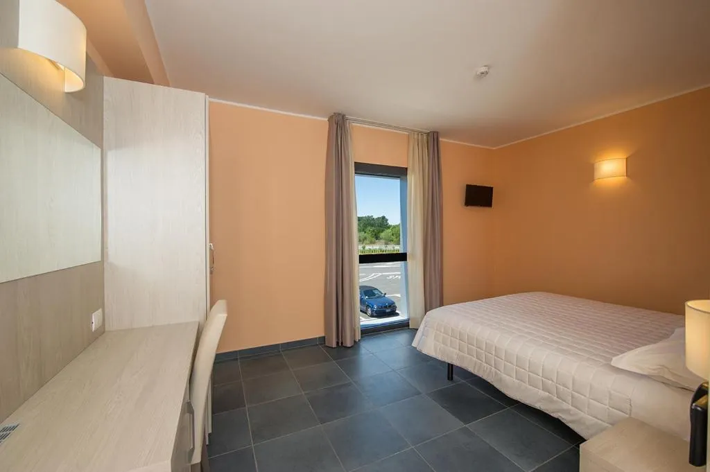 TRIPLE CLASSIC Room, Testani Colleferro, Rome