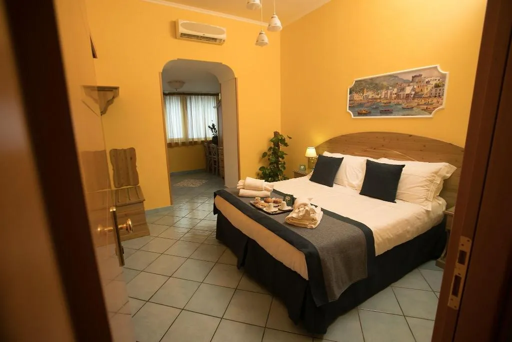 QUADRUPLE STANDARD Room, Hotel Potenza, Naples