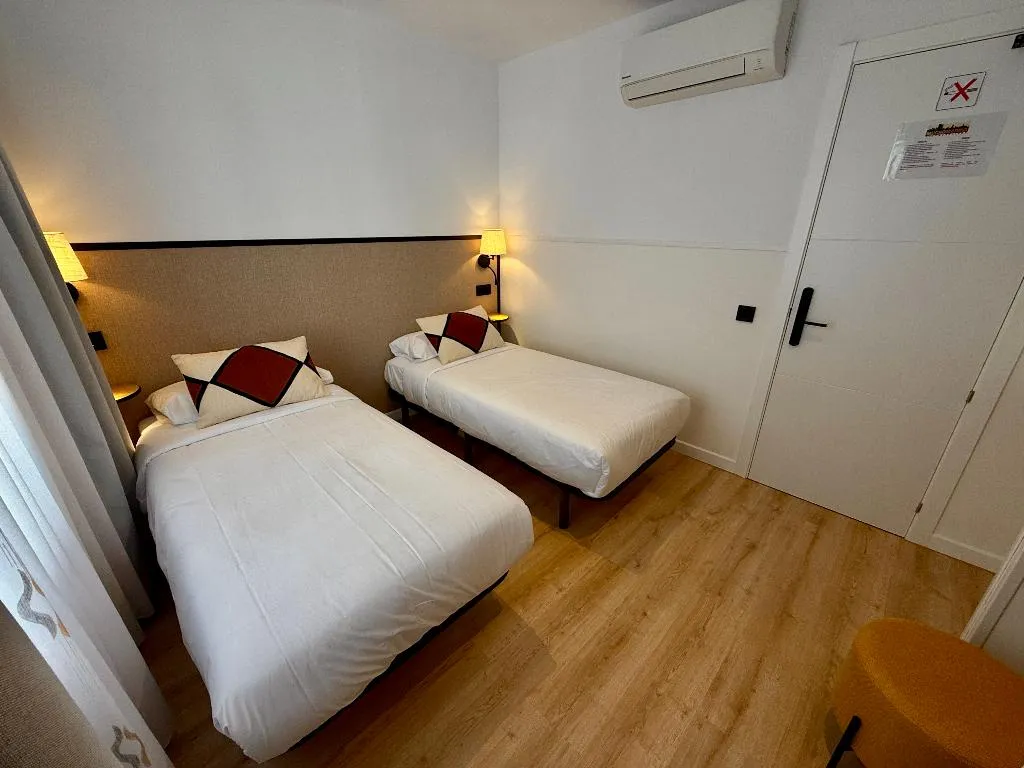 TWIN STANDARD Room, Mucho Madrid, Madrid