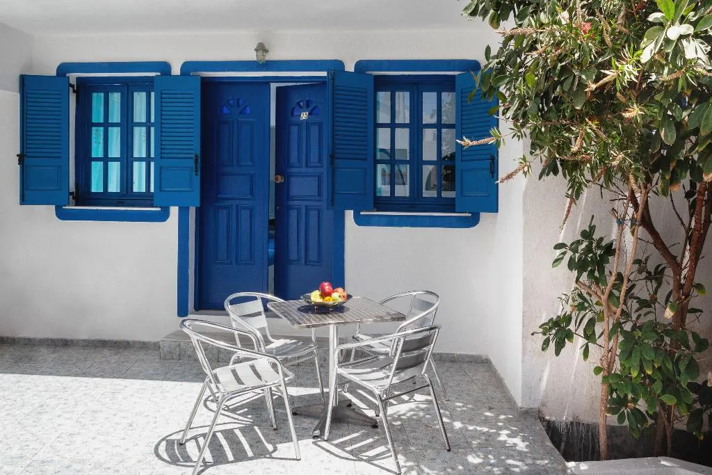 FAMILY ROOM CAPACITY 5 Room, Roula Villa, Santorini