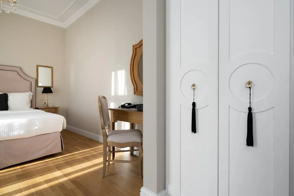 DOUBLE SUPERIOR Room, Ev 11 Athens, Athens