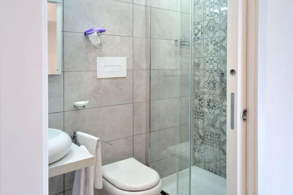 Room, B&B Central Station Napoli, Naples