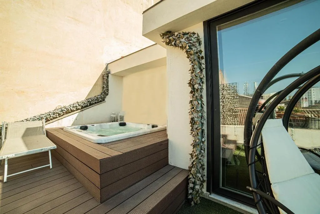 Room, Le 4 Leggende, Catania