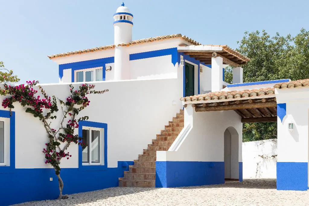 VILLA SIX BEDROOMS WITH PRIVATE POOL Room, Shantivillas, Algarve