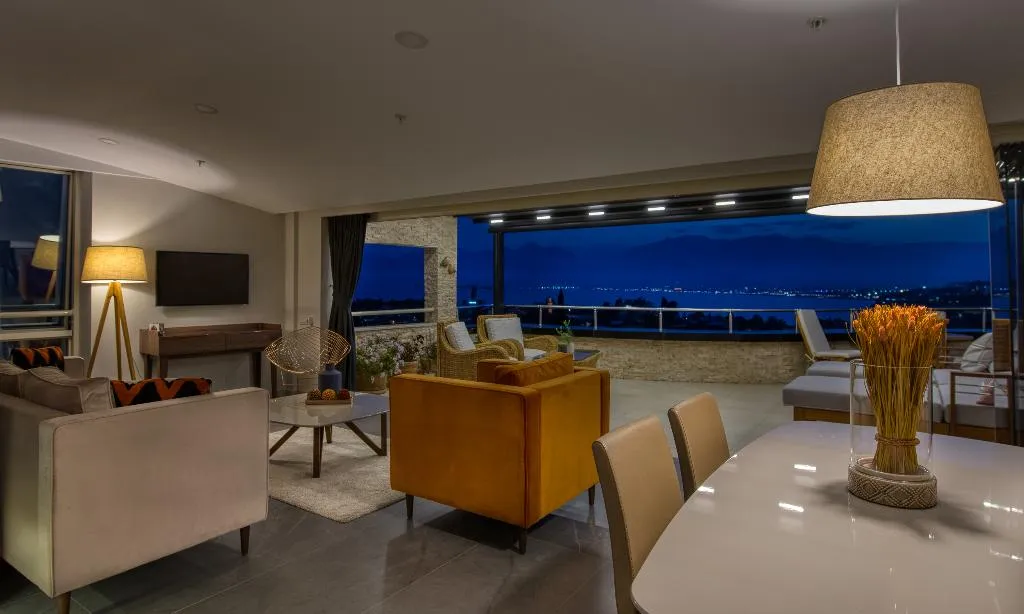APARTMENT DELUXE OCEAN FRONT WITH TERRACE Room, Arkk Homes, Antalya