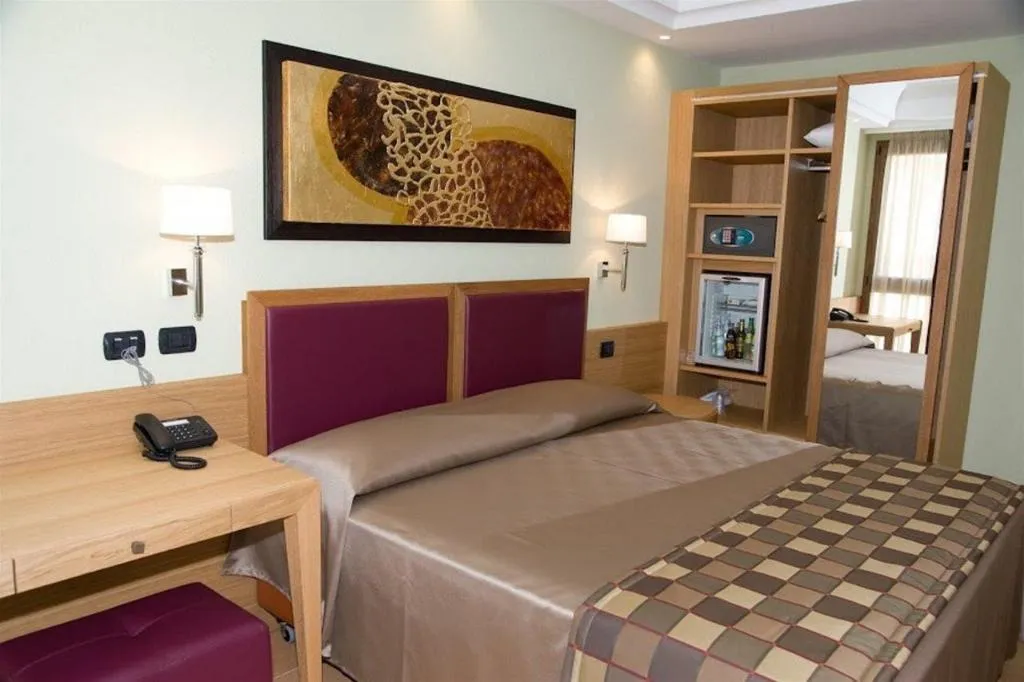 Room, Artemis, Palermo