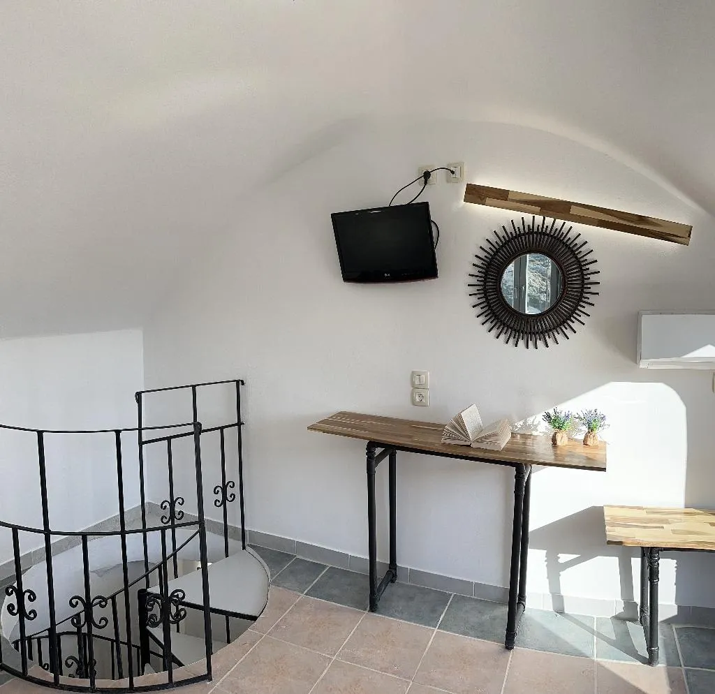 Room, Lucia Villas, Santorini
