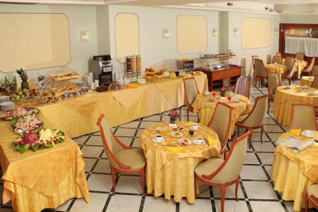 Restaurant, Hotel Romulus, Rome