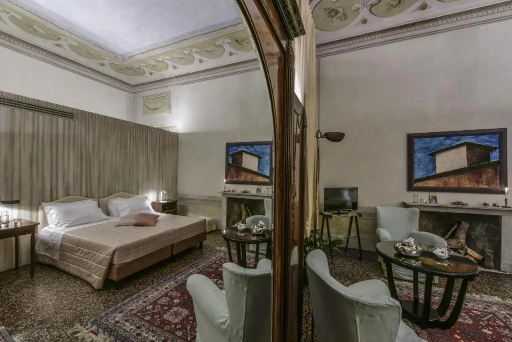 SUITE STANDARD Room, Residenza D’epoca Torre Dei Lari, Florence