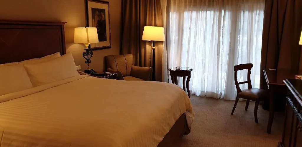 Room, Cairo Marriott hotel & Omar Khayyam Casino, Cairo